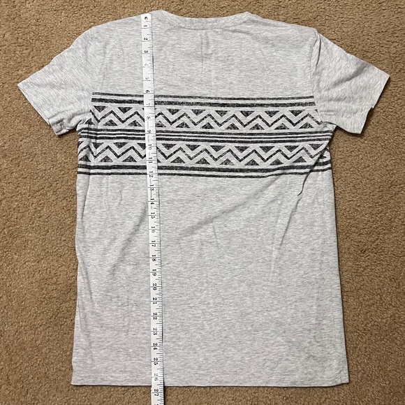 American Eagle T-Shirt - Picture 2 of 3